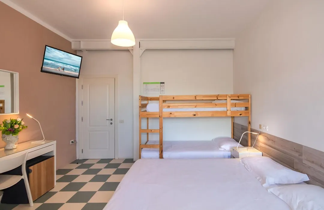 Hotel Happy-1